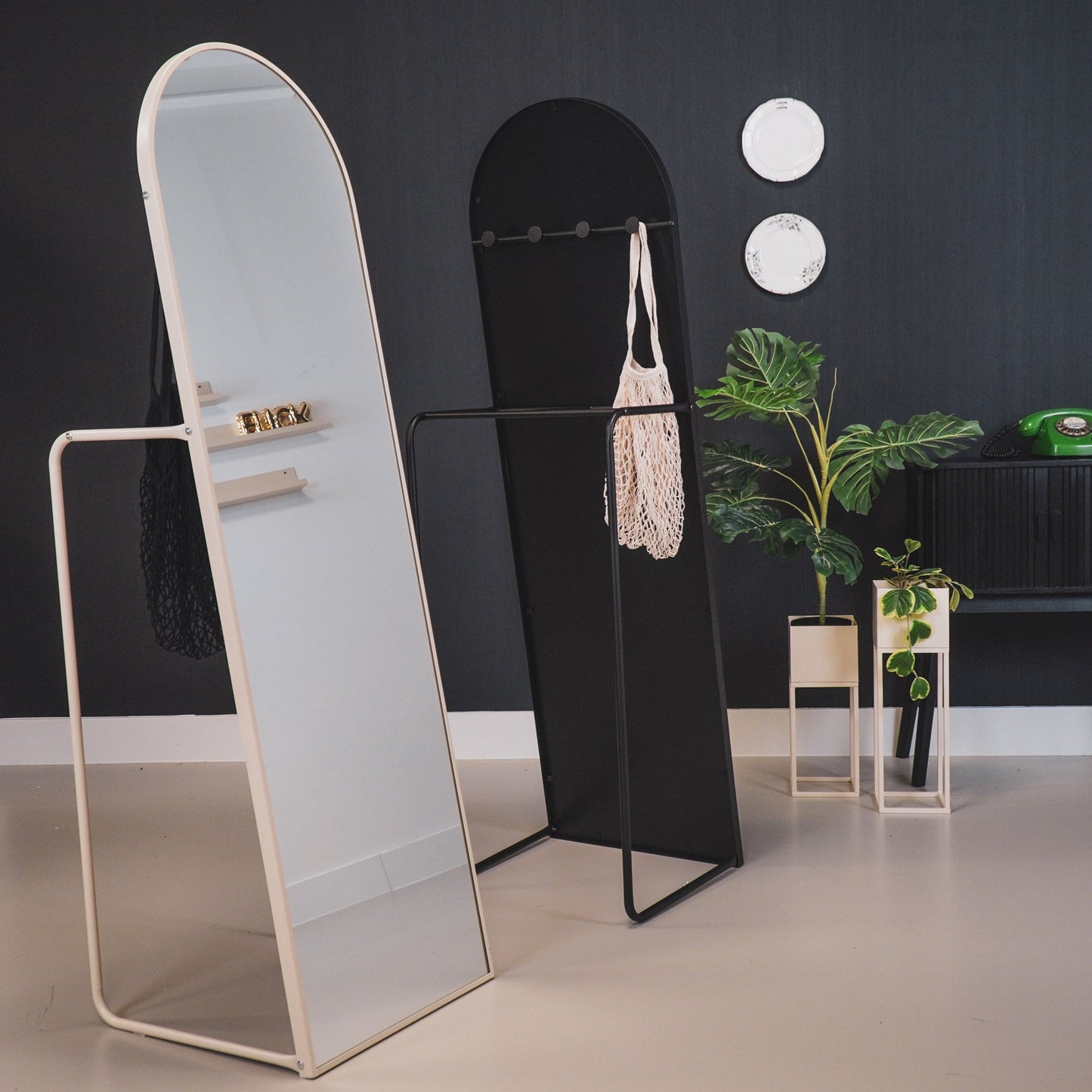 Spiegel- Passpiegel + kledingrek +Metaal- Zand - 45x43x150cm