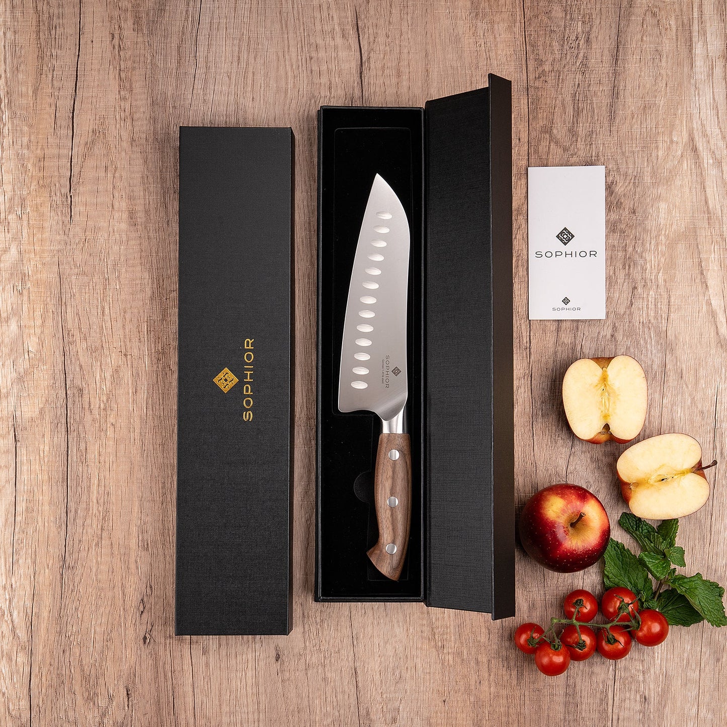 Santoku 19 cm – Duits staal en walnoothouten handvat