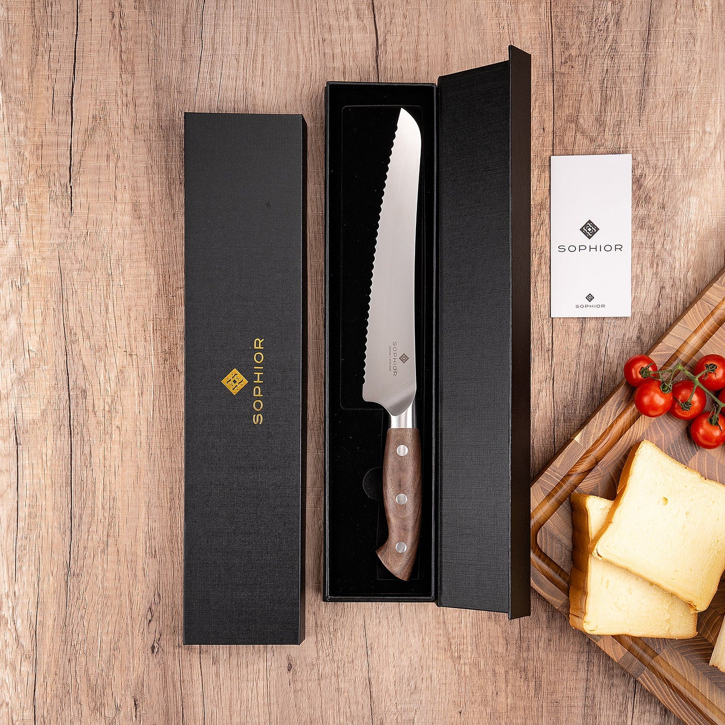 Broodmes 22 cm – Duits staal en walnoothouten handvat