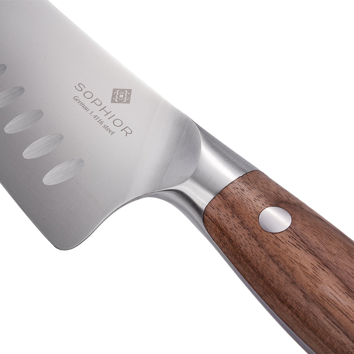 Santoku 19 cm – Duits staal en walnoothouten handvat